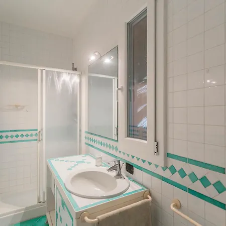 Manuelita - Helloelba Villa *